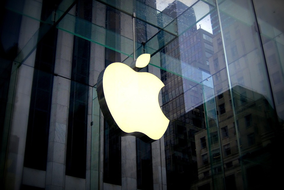 苹果召开2022年股东大会：库克近1亿美元薪酬获准