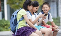 中小学生原则上不得将手机带入校园 教育部：防止沉迷网络和游戏