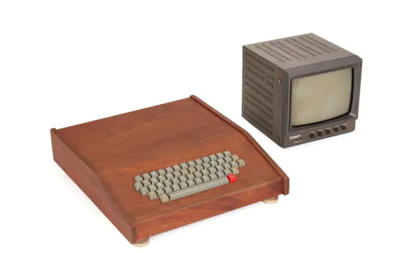 超珍稀木制初代Apple I电脑开始拍卖 预估成交价60万美元