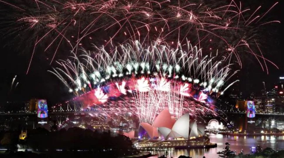 迎接2019！澳大利亚悉尼大桥上演极致烟火秀