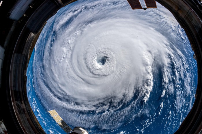 美国当心：飓风佛罗伦萨太空俯拍照曝光堪比《后天》