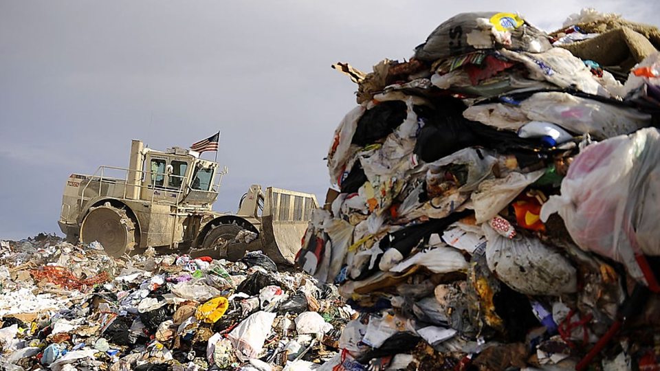 美国被评世界垃圾第一国 表现不如中国和印度