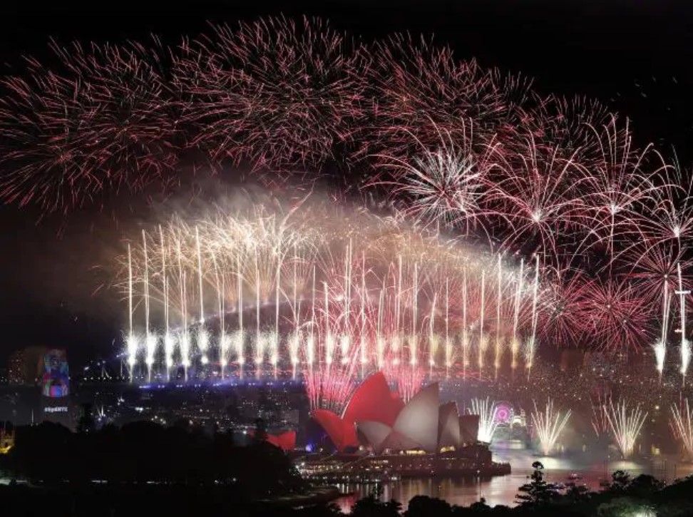 迎接2019！澳大利亚悉尼大桥上演极致烟火秀