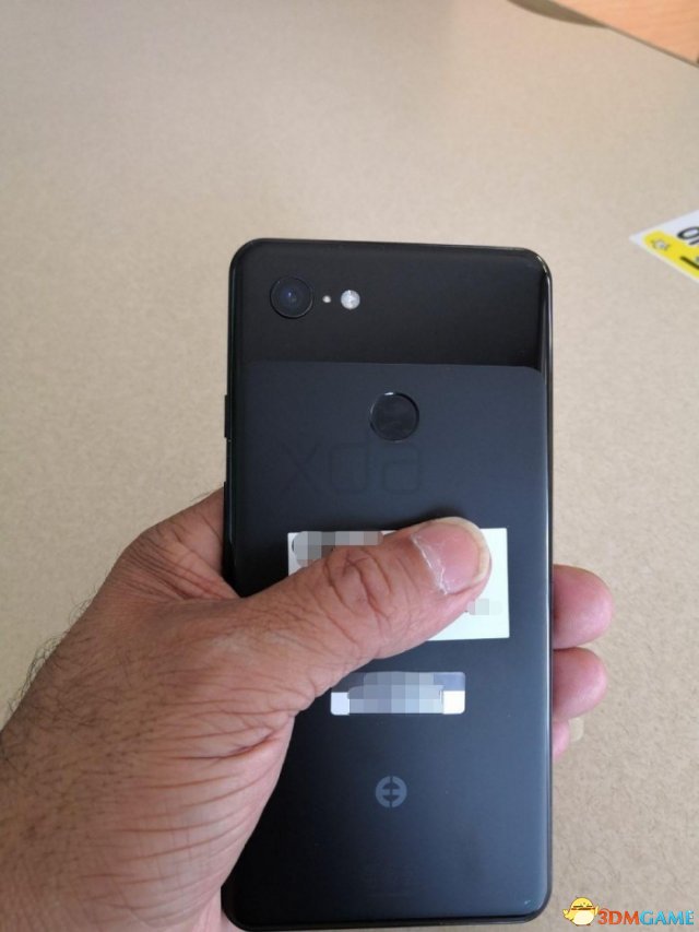 谷歌Pixel 3 XL清晰真机图像出现 背部有玻璃部件